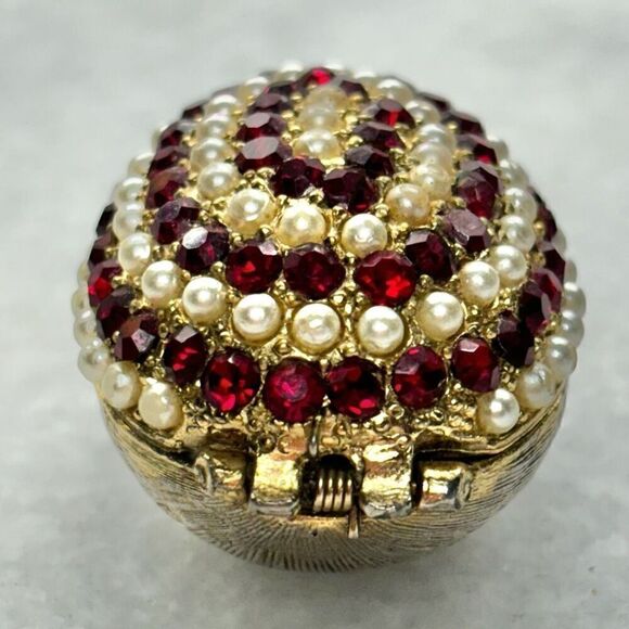 Rhinestone & Faux Pearl Beads Embellished Hinge Trinket Box Gold-tone Red 2" - Picture 3 of 5